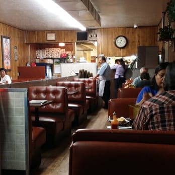 Jerry's Cafe - Dinning roon - New Mexican Cuisine Near Me - Gallup, New Mexico Jerry's Cafe - Dinning roon - New Mexican Cuisine Near Me - Gallup, New Mexico