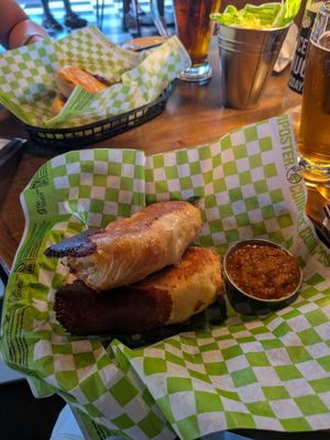 Nettie's Tavern by null