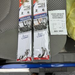 Bass Shack - I did buy some double snelled hooks! OUCH!