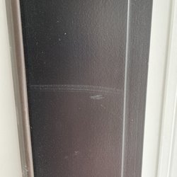 Hooker Appliance & Tv - Scratched door frame