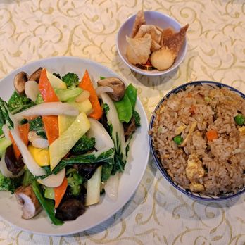 Joy House - Mixed Vegetables Deluxe, fried cream cheese wontons, BBQ Pork Fried Rice lunch special - Chinese Near Me - Rocklin, California