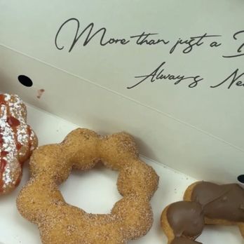 Mochinut Berkeley - 3 Piece Donuts    Churro & Chocolate donuts - Bubble Tea Near Me - Berkeley, California