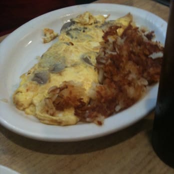 Fred's Diner - Mushroom and cheese omelette and hash browns - Diners Near Me - Grayslake, Illinois
