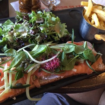 Chez Lili et Marcel - Salmon tartine - French Near Me - Paris, 75