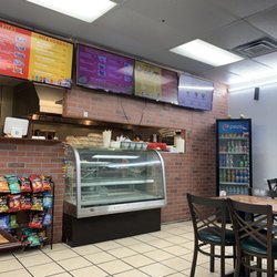Great Papa's Gyros - View upon entry.
