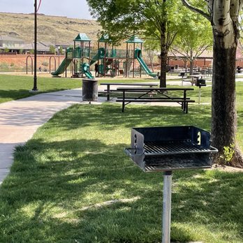 Sienna Hills Park - Picnic Tables and view of the Playground - Playgrounds Near Me - Washington, Utah Sienna Hills Park - Picnic Tables and view of the Playground - Playgrounds Near Me - Washington, Utah