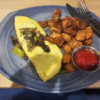 Goose120 - Asparagus omelet, NO bacon, sub mushrooms with house potatoes - Italian Near Me - Omaha, Nebraska
