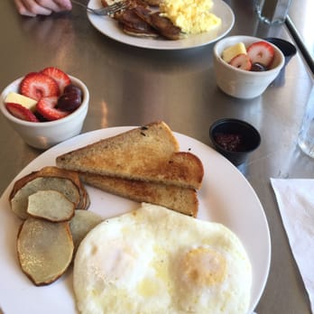 Huvar's Artisan Market - English Brekky with fruit - Breakfast & Brunch Near Me - Victoria, Texas