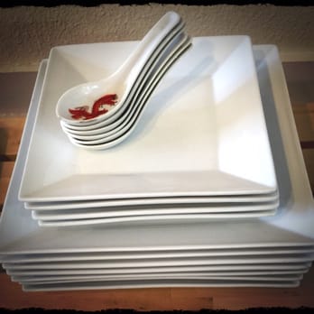 Seasoned Experienced Cookware - A whole lot of plates!!! - Kitchen & Bath Near Me - New Orleans, Louisiana