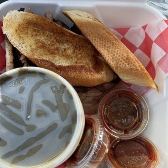 Smoke N Bones BBQ - Bbq beef brisket platter - Barbeque Near Me - Saint Louis, Missouri Smoke N Bones BBQ - Bbq beef brisket platter - Barbeque Near Me - Saint Louis, Missouri