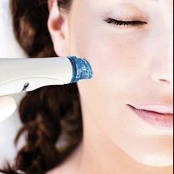 Elegant Essence - Micro-needle helps to promote skin elasticity and collagen