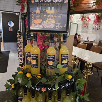 Sorelle - Liquor display - Italian Near Me - Glenview, Illinois Sorelle - Liquor display - Italian Near Me - Glenview, Illinois