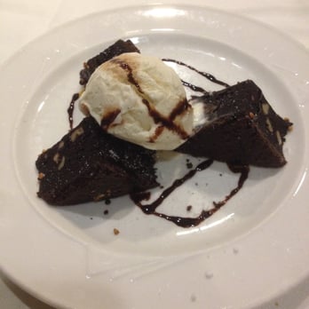 Relish Burger Bistro - Warm chocolate brownie with ice-cream - Arik Katzenberg - Burgers Near Me - Waltham, Massachusetts Relish Burger Bistro - Warm chocolate brownie with ice-cream - Arik Katzenberg - Burgers Near Me - Waltham, Massachusetts