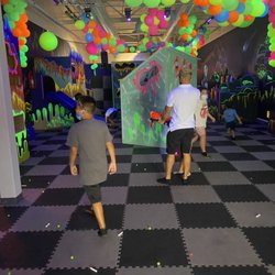 Razor Games Battle Nerf Arena - Glow in the dark, space three venue