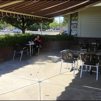 Country Gables Cafe - On this late Sunday morning, it was a beautiful 65-degree day outside, so we chose to enjoy our brunch on the patio. - American Near Me - Roseville, California