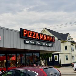 Pizza Mamma - Outside