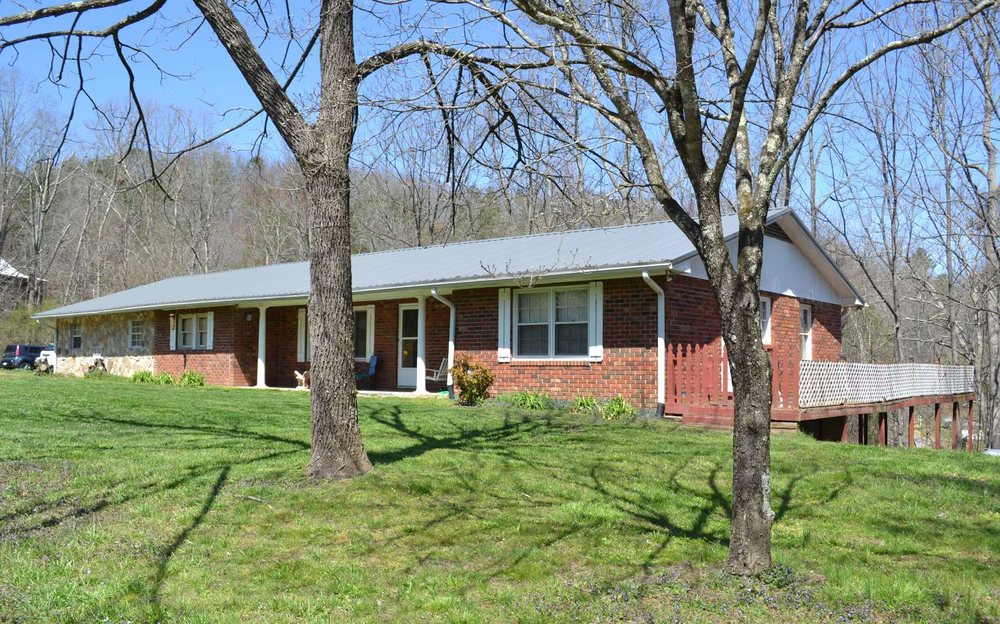 COUNTRY CORNERS REALTY,LLC BLUE RIDGE/MCCAYSVILLE Updated May 2024