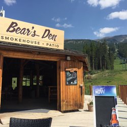 Bear's Den Smokehouse & Patio