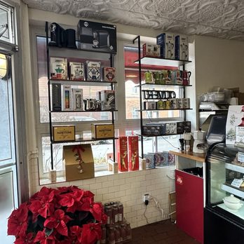 Caffè Grazie Mille - Italian Souvenirs - Coffee & Tea Near Me - Montreal, Quebec Caffè Grazie Mille - Italian Souvenirs - Coffee & Tea Near Me - Montreal, Quebec