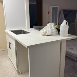 KD Cabinetry - Calacatta Roma quartz countertops from KD Cabinets