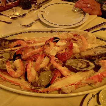 Lorenzillo's - Appetizer Seafood Platter - Seafood Near Me - Cancún, ROO Lorenzillo's - Appetizer Seafood Platter - Seafood Near Me - Cancún, ROO