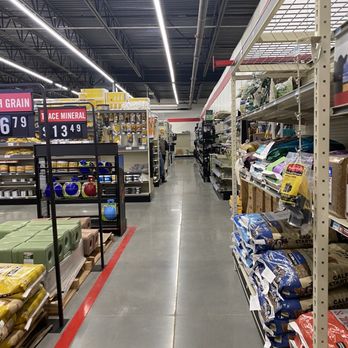 Tractor Supply - a wide aisle in a grocery store - Grocery Near Me - Athol, Idaho Tractor Supply - a wide aisle in a grocery store - Grocery Near Me - Athol, Idaho
