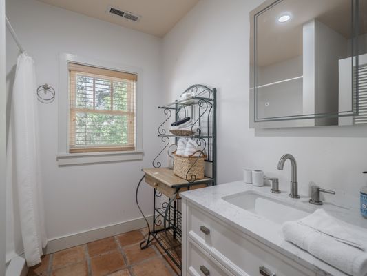 Front Street Inn by null