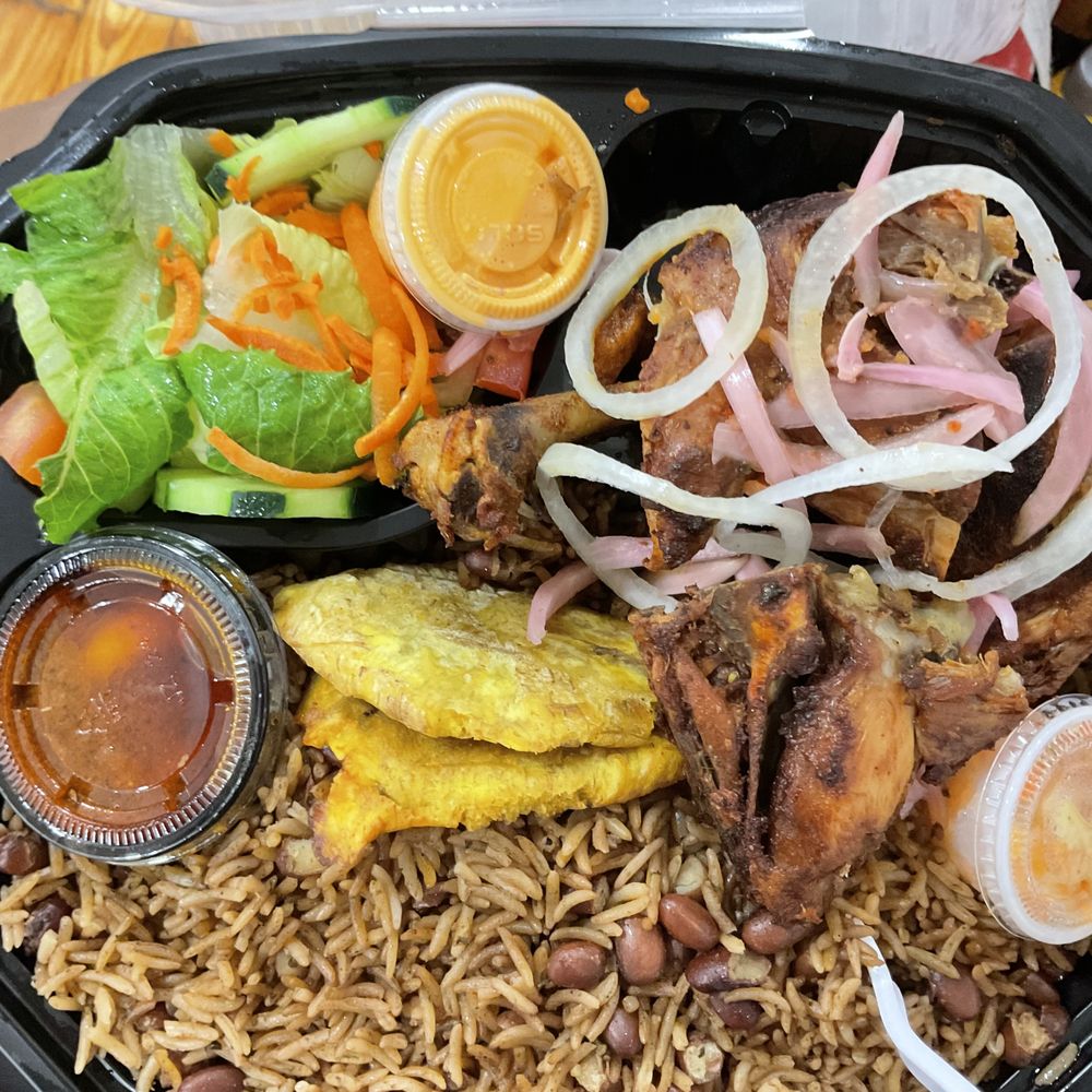 Hawt Ail Restaurant and Lounge - Image 1