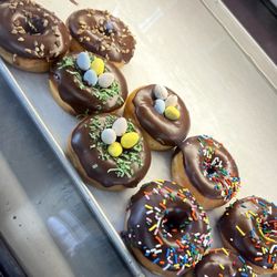 Armando And Chely Cakes - Donut