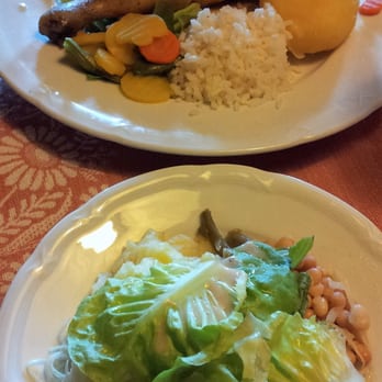 Gasthaus Niederberger - The mixed salad with a grilled chicken - Hotels Near Me - Leonding, 4 Gasthaus Niederberger - The mixed salad with a grilled chicken - Hotels Near Me - Leonding, 4