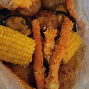 Boil Bay - Full pound king crab legs - Seafood Near Me - Virginia Beach, Virginia