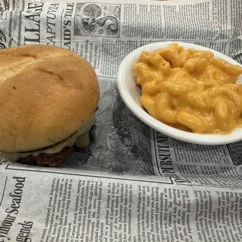 Lang's Acre Bar & Grill - Cheeseburger, plain with a side of Mac 'n cheese - American Near Me - Ellsworth, Kansas