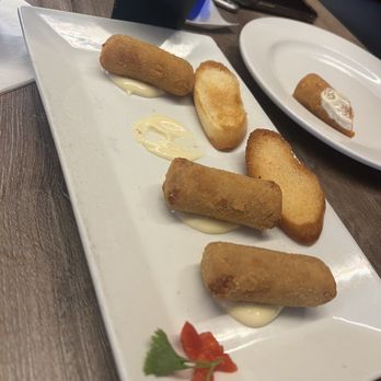 Montecatini Restaurant - Croquetas de jamón with garlic aioli sauce - Italian Near Me - Miami, Florida Montecatini Restaurant - Croquetas de jamón with garlic aioli sauce - Italian Near Me - Miami, Florida