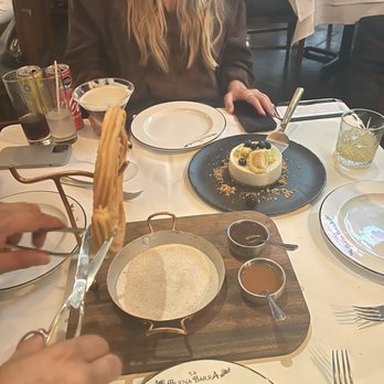 La Buena Barra - Churros, cheesecake de guayaba - Mexican Near Me - México, D.F., DIF La Buena Barra - Churros, cheesecake de guayaba - Mexican Near Me - México, D.F., DIF