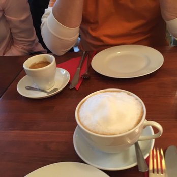 Cafe Calma - Kaffeespezialitäten - Cafes Near Me - Lübeck, SH