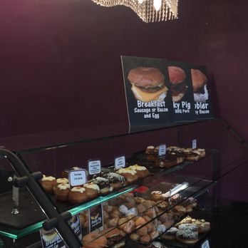 Legendary Doughnuts - Love the glamorous lighting in here! - Bakeries Near Me - Covington, Washington Legendary Doughnuts - Love the glamorous lighting in here! - Bakeries Near Me - Covington, Washington