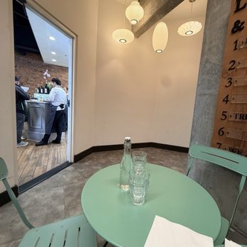 Mirabelle by Orphée - Seating - Patisserie/Cake Shop Near Me - Seattle, Washington