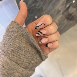 GoldenOne Nail Lounge - Homecoming Nails!!