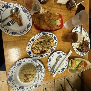 Asian Noodle House - Lemongrass Chicken Chicken Rice Egg rolls Barbecue Pork Rice - Chinese Near Me - Hoffman Estates, Illinois