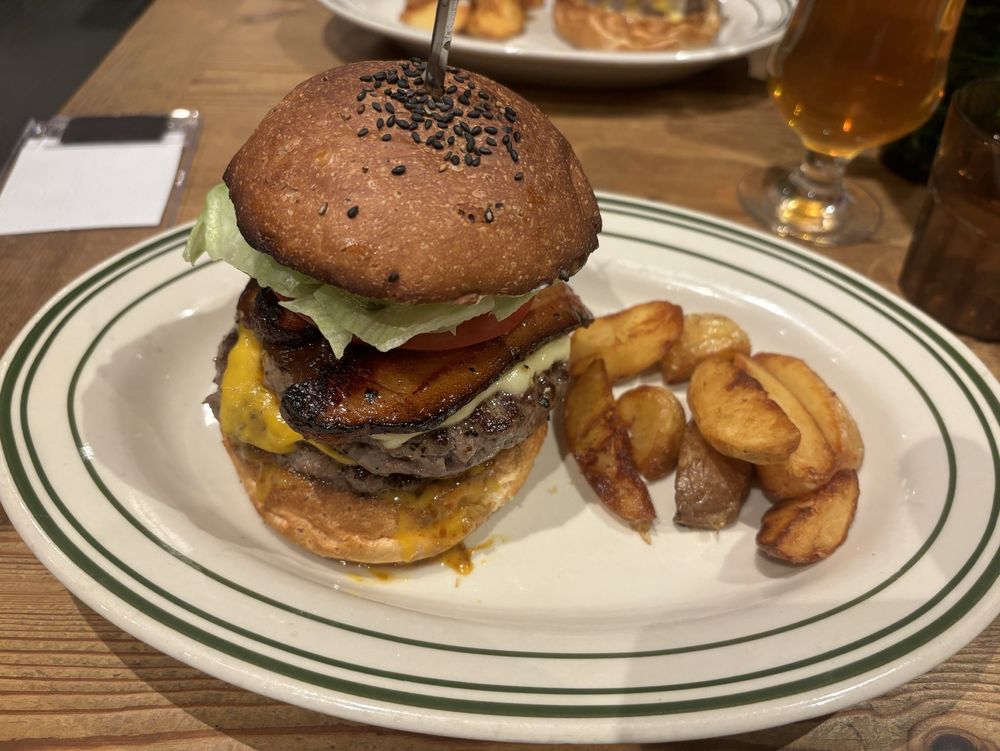 Munch's Burgers Shack