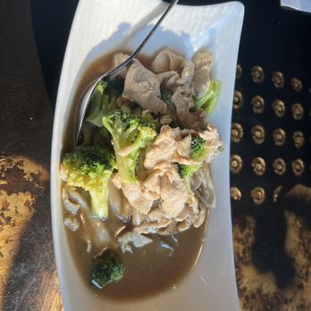 Thai Tanium Restaurant - Thai Near Me - Gaithersburg, Maryland