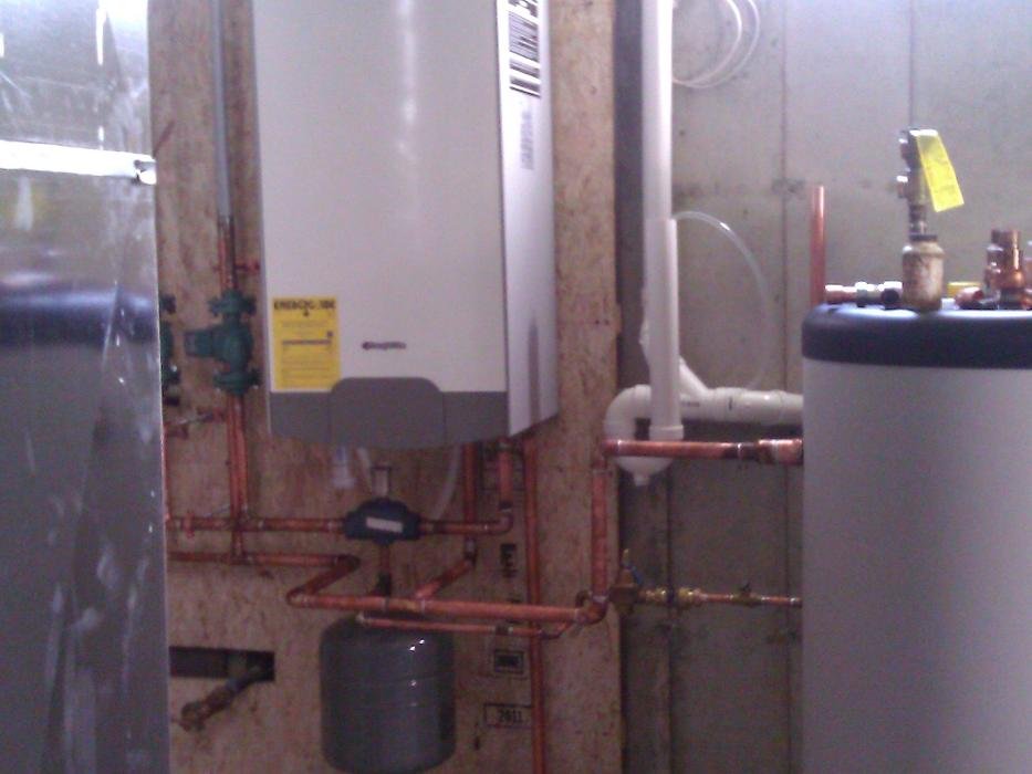 Slide of Pumphery plumbing & Heating