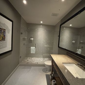 Hotel ZaZa Austin Downtown - Bathroom. - Hotels Near Me - Austin, Texas Hotel ZaZa Austin Downtown - Bathroom. - Hotels Near Me - Austin, Texas