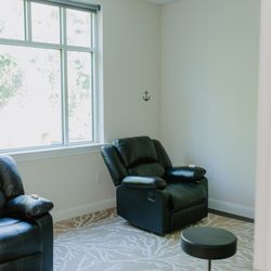 Beachside Community Acupuncture - Patients are more than welcome to schedule back-to-back appointments if they want to share the healing experience together.