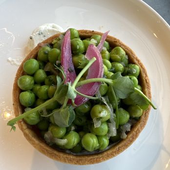 Madame Brasserie Eiffel Tower - Peas - French Near Me - Paris