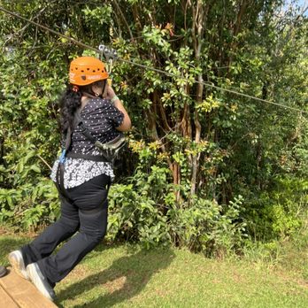 Botanical World Adventures - Mom having fun - Botanical Gardens Near Me - Hakalau, Hawaii