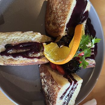 Honey's Bistro - Stuffed French toast - Breakfast & Brunch Near Me - Encinitas, California