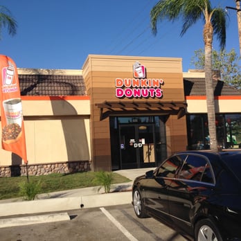 Dunkin' - Main entrance on parking lot side. - Donuts Near Me - Santa Clarita, California