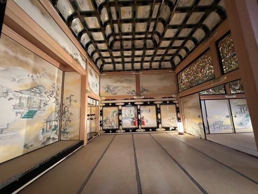 Honmaru Palace by null
