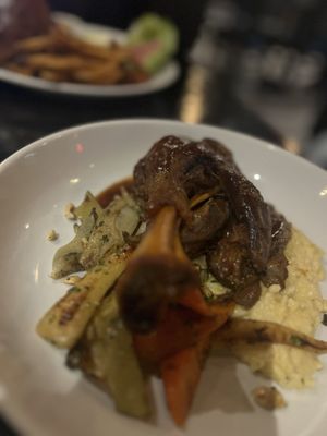 LJ's Bistro & Bar by null